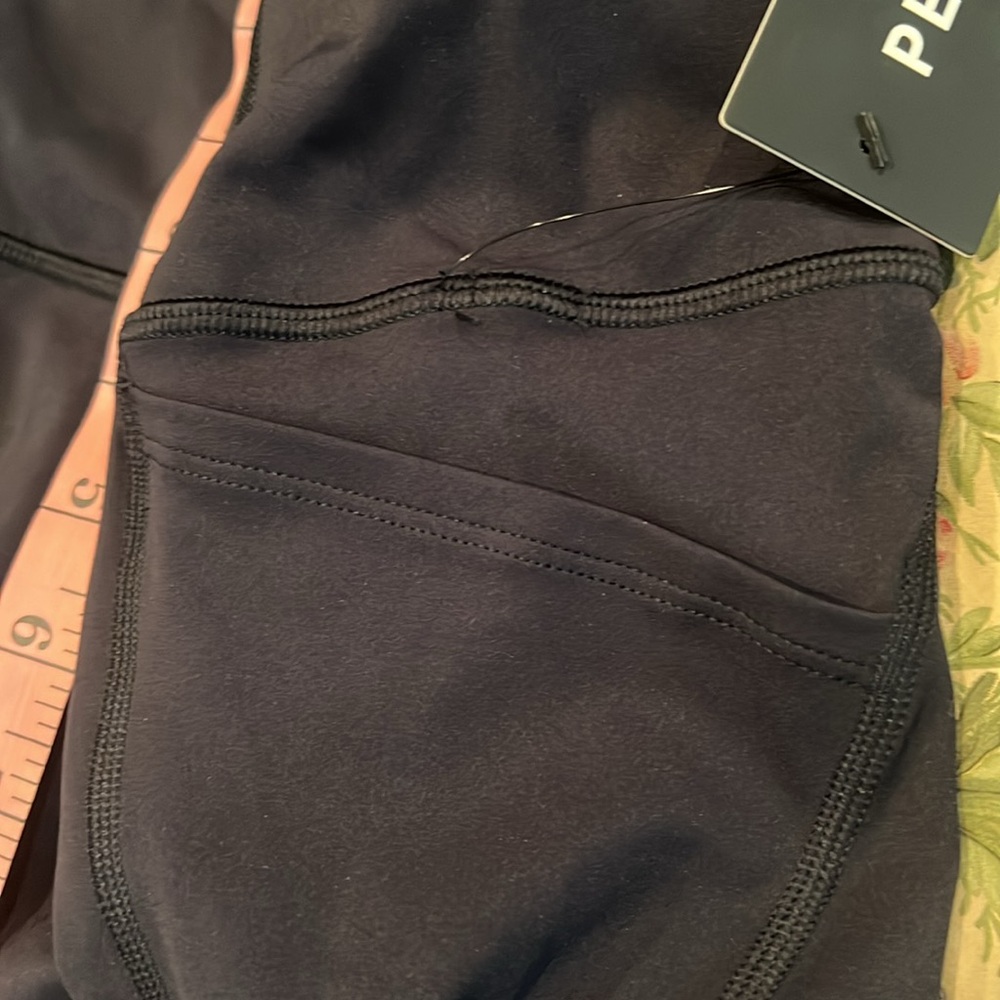 Peloton XL NWT together we go far Leggings With pockets - Picture 15 of 17